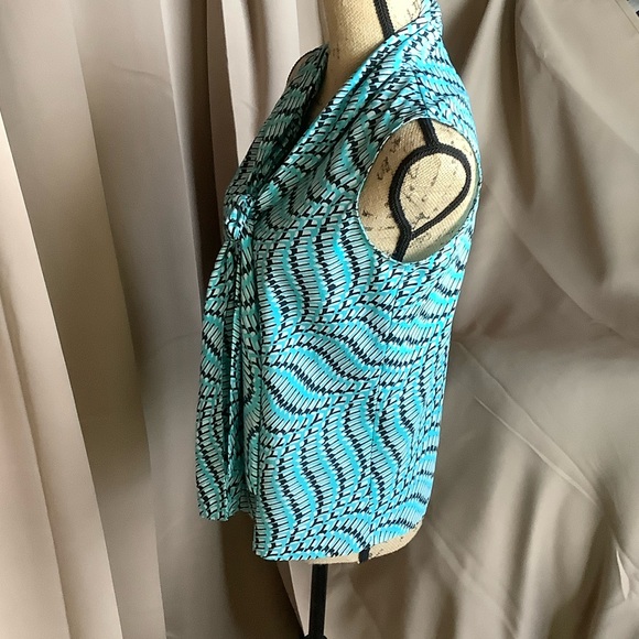 Elegant Teal Patterned Women's Blouse - Picture 4 of 5